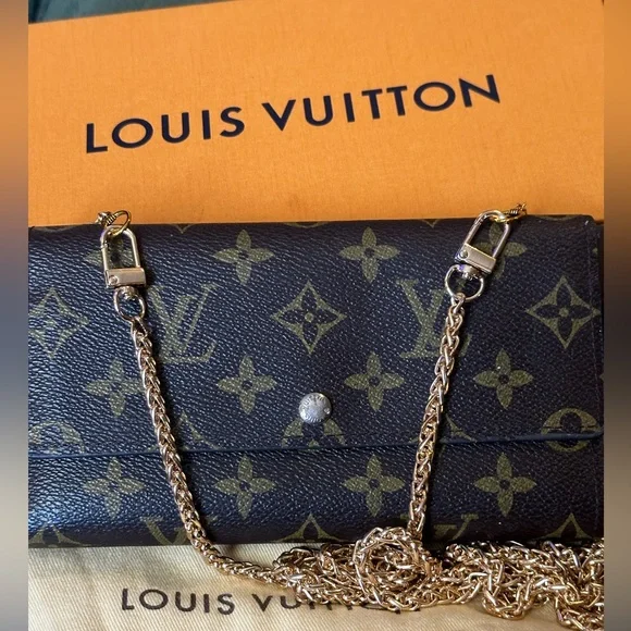 Louis Vuitton Brown Monogram Women's Wallet - Picture 1 of 10